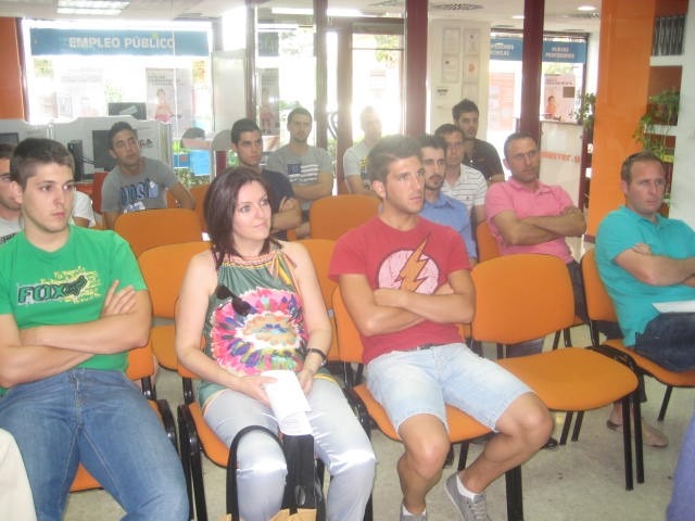 Asistentes charla Policía Nacional Granada